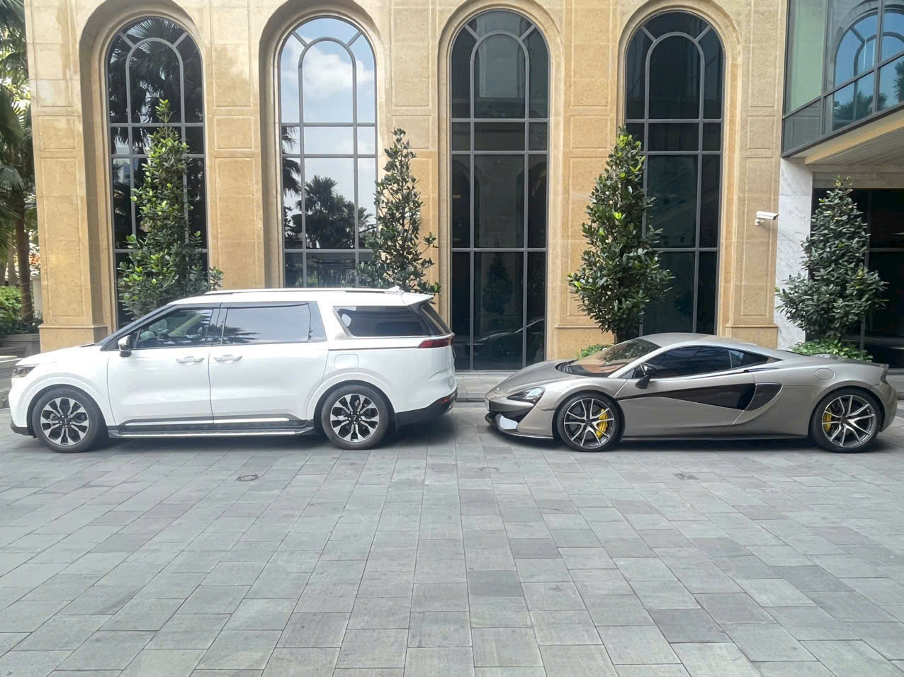 4 Seater Private Car Nha Trang To Saigon